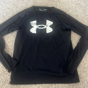Under armor youth size, large, long sleeve, black shirt, heat gear
